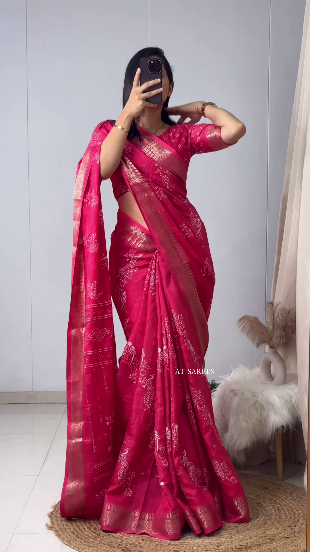 Banarasee Handwoven Crushed Tissue Saree With Lace-Multicolor
